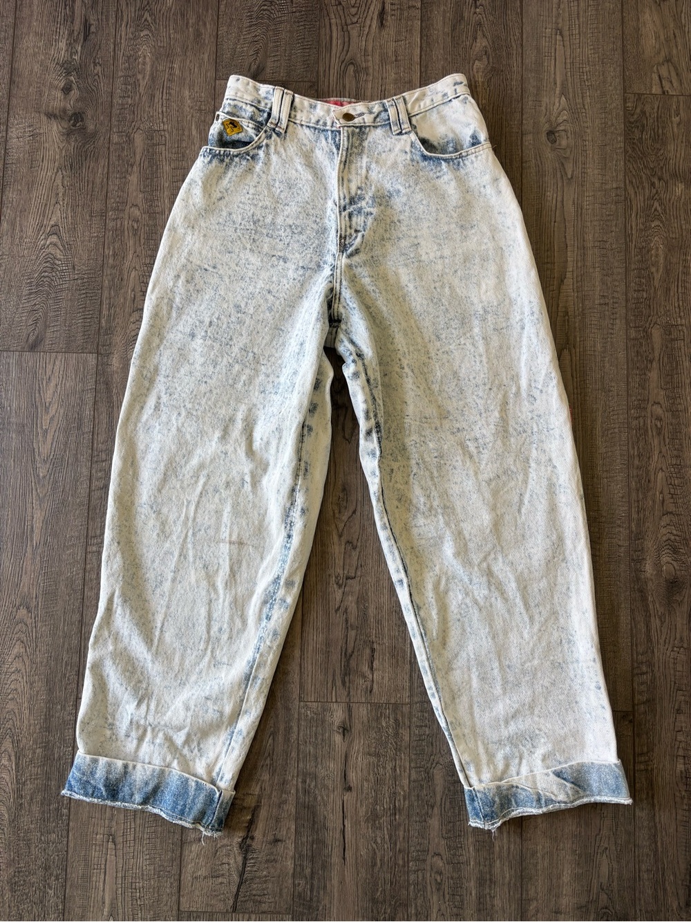 Vintage Men's Light Acid Wash Jeans - Light Blue with red plaid accent